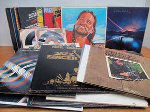 lot 10 image: Good Estate Lot of Vintage Vinyl Records -Looks Like Mostly Rock & Pop