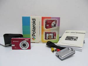 lot 29 image: Like-New POLAROID Simplicity 7 Megapixel Digital Camera