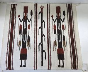lot 149 image: Excellent Condition Small Southwestern Hand Woven Wool Rug