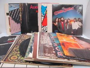 lot 39 image: Estate Lot of Vintage Vinyl Records - Mostly Rock & Pop