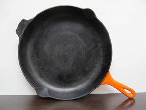 lot 61 image: Vintage LE CREUSET Orange Enameled Cast Iron Skillet