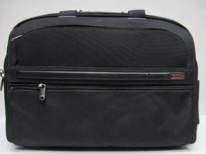 lot 65 image: Quality High-End TUMI Laptop  Large Screen 17 Carrying Bag 