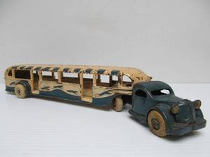 lot 84 image: Old & Original Vintage 1933 Century of Progress Greyhound Cast Iron Bus