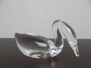 lot 95 image: Larger Size Heavy Signed STEUBEN Glass Goose or Swan