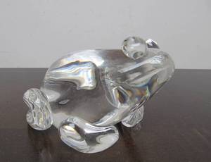 lot 98 image: Larger Size Heavy Signed STEUBEN Glass Frog