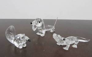 lot 99 image: Lot of 3 Signed SWAROVSKI Crystal Animals - Anteater, Wiener Dog & Alligator
