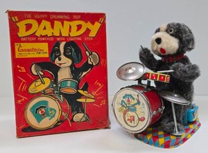 lot 171 image: Excellent Condition Vintage 1960s era Battery-Op DANDY Drumming Puppy Toy wOriginal Box