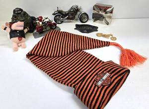 lot 283 image: Group of HARLEY DAVIDSON & other Motorcycle Items