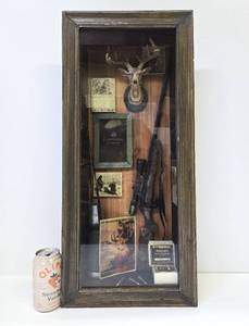 lot 345 image: Nice Looking Hunting Decor Shadowbox Wall Display