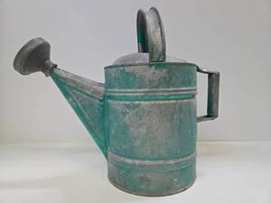 lot 346 image: Old Vintage Galvanized Watering Can wRosette
