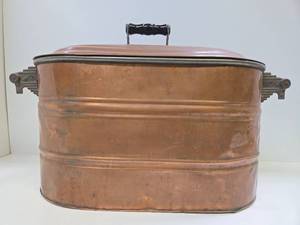 lot 347 image: Nice Antique Oval Copper Boiler wLid
