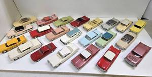 lot 354 image: Great Estate Collection of Orig Vintage 1950s-60s Motorized Dealer Promo Cars 