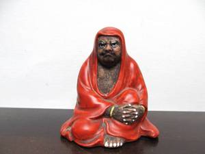 lot 372 image: Vintage Japanese Angry Bearded Buddha Squatting Figurine