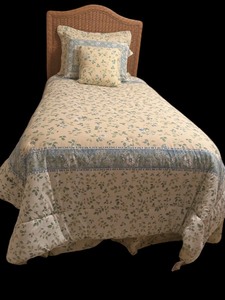 lot 18 image: Pier1 Bedside Table and Headboard Rattan including Lovely Matching Bedding