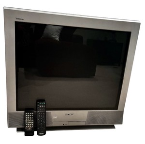 lot 38 image: Vintage Sony Trinitron Color TV