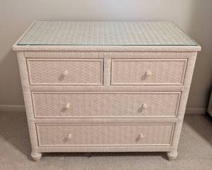 lot 10 image: Four Drawer Glass Topped White Wicker Dresser