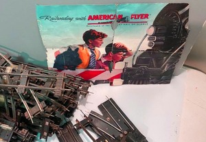 lot 9 image: Train SetTrack American Flyer RailLionel Engine