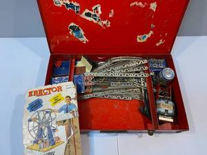lot 54 image: Erector Set in Vintage Metal Box