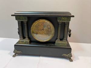lot 44 image: Black Wooden Mantel Clock
