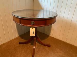 lot 51 image: Round Glass Topped Table