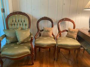 lot 67 image: Antique Victorian Turn of the Century Carved Walnut and Upholstered Parlor Chairs