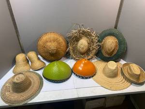 lot 95 image: Vintage Straw Hats