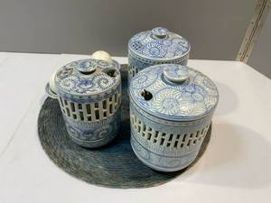 lot 132 image: Blue and White Porcelain Candle Holders