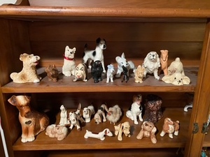 lot 165 image: Collectible Small Porcelain and Resin Dogs