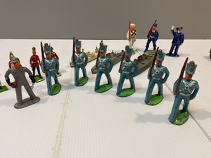 lot 166 image: Vintage Metal Toys - Soldiers, Jeep, Ships, Cannons