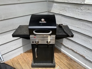 lot 168 image: Charbroil Infrared Gas Grill