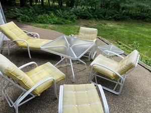 lot 169 image: White and Yellow Patio Set - 7 pieces