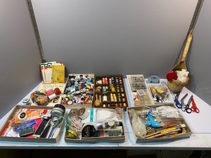 lot 185 image: Threads - Assorted Sewing Items