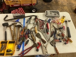 lot 230 image: Assorted Tools