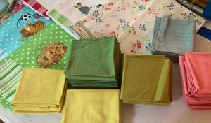 lot 191 image: Lots and lots of Linens
