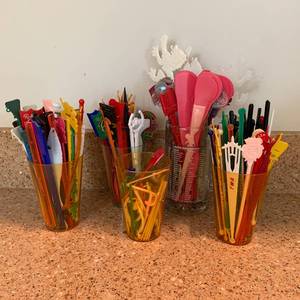 lot 254 image: Vintage Haul of Cocktail Swizzle Sticks and Picks