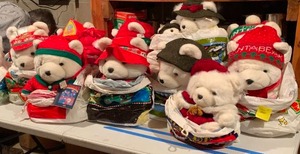 lot 284 image: ALL THE SANTABEARS