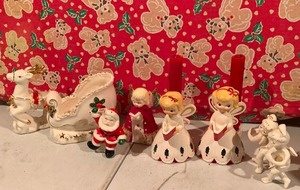lot 289 image: Adorable MCM Holiday Figurines