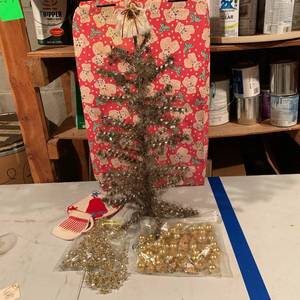 lot 296 image: Metallic Feather Christmas Tree