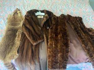 lot 300 image: Vintage Natural Fur Wearables