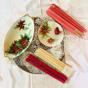 lot 196 image: Holiday Surprises