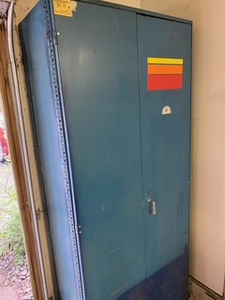lot 248 image: Metal Cabinet
