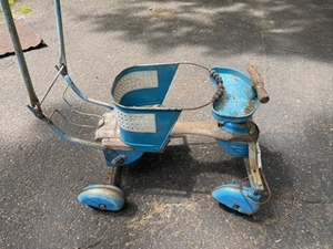lot 250 image: 1940 Vintage Taylor Tot Stroller