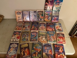 lot 290 image: VHS Walt Disney Movies