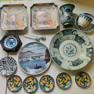 lot 222 image: Gigantic Collection of Blue and White Wall and Shelf Decor