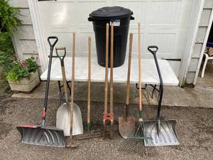 lot 203 image: ShovelsRakes 1 Garbage Can