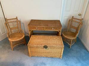 lot 28 image: Vintage Natural Rattan and Wicker Set