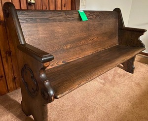 lot 11 image: Church Pew Bench