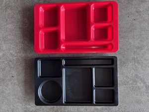 lot 14 image: (800-) Used Lunch Trays