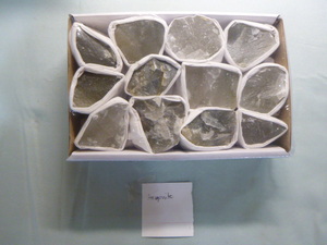 lot 30 image: Flat of Aragonite Stones