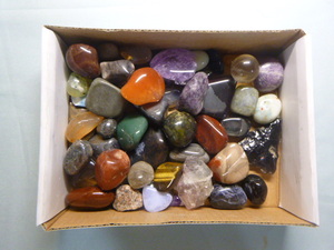 lot 33 image: Assortment of Tumbled Stones